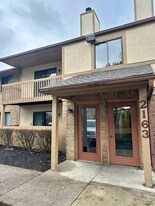 2163 Hedgerow Road in Columbus, OH - Building Photo