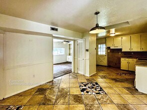 2740 Teresa Dr in Jackson, MS - Building Photo - Building Photo