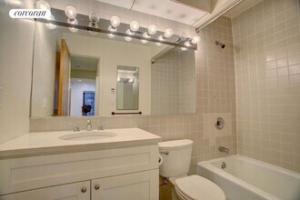 423 Amsterdam Ave in New York, NY - Building Photo - Building Photo