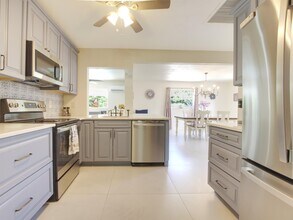 218 S Sequoia Dr in West Palm Beach, FL - Building Photo - Building Photo