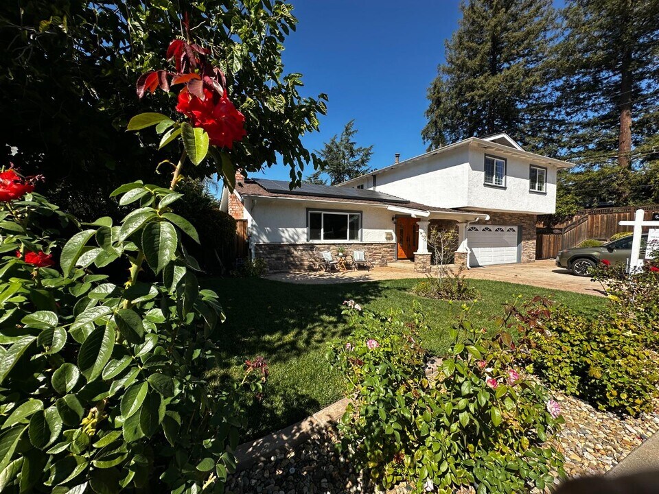 2172 La Salle Dr in Walnut Creek, CA - Building Photo