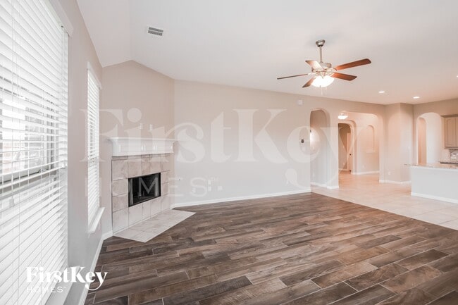 304 Stefani Dr in Red Oak, TX - Building Photo - Building Photo