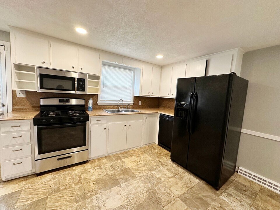 87-91 Acton St in Lowell, MA - Building Photo