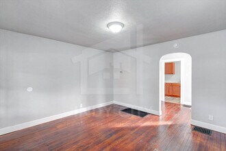 3209 W 10th St in Indianapolis, IN - Building Photo - Building Photo