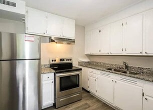 1102 Alfred St NE in Aiken, SC - Building Photo - Building Photo