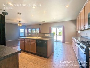 6353 S Sunrise Valley Dr in Tucson, AZ - Building Photo - Building Photo