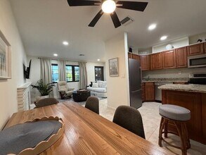 340 Leigh Rd in West Palm Beach, FL - Building Photo - Building Photo