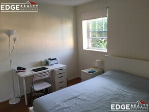 804 Centre St in Boston, MA - Building Photo - Building Photo