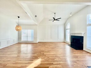 2015 Silverway Ln in Carrollton, TX - Building Photo - Building Photo