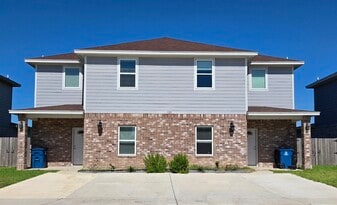 107 Mimosa St in Los Fresnos, TX - Building Photo