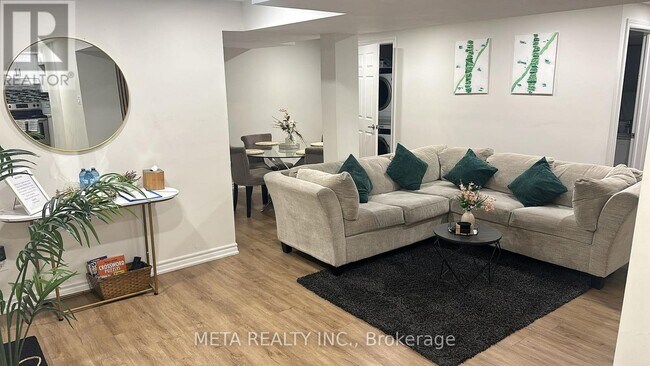 252 Howell Crescent in Pickering, ON - Building Photo - Building Photo