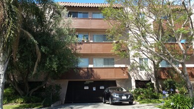 3717 Cardiff Ave in Los Angeles, CA - Foto de edificio - Building Photo