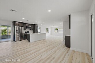 280 Antigua Dr in Merritt Island, FL - Building Photo - Building Photo