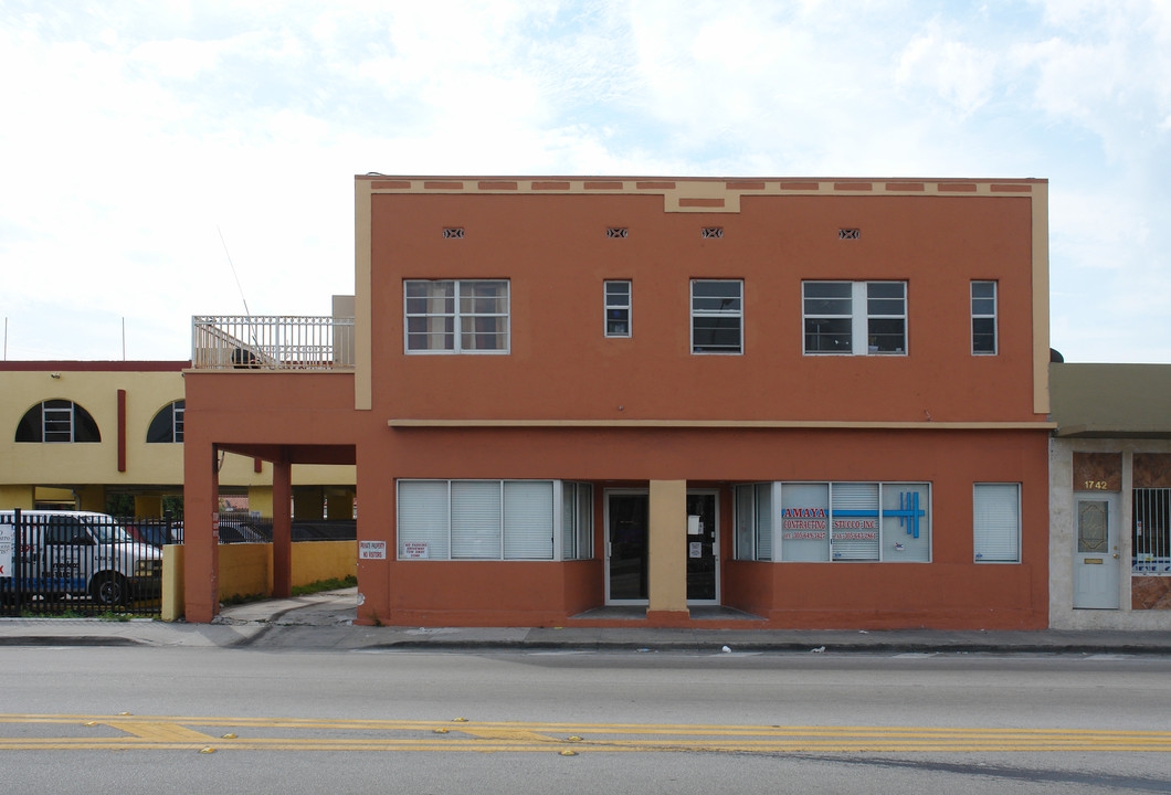 1730 NW 7th St in Miami, FL - Building Photo