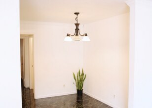 11540 Chimney Rock Rd in Houston, TX - Foto de edificio - Building Photo