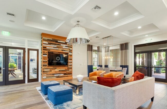 Cortland Hollywood in Hollywood, FL - Building Photo - Building Photo