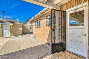 1611 N Kansas St in El Paso, TX - Building Photo