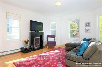 74 Chestnut St, Unit #3 in Brookline, MA - Building Photo - Building Photo
