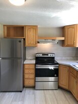 8 Brookings Dr in Kingston, MA - Building Photo