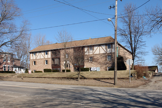 Franklin Apartments in Loudonville, OH - Building Photo - Building Photo