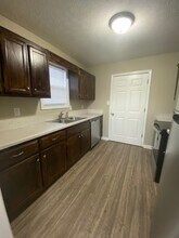 335 Pioneer Dr in Oak Grove, KY - Building Photo - Building Photo