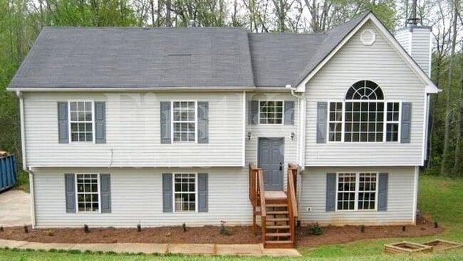 property at 1404 Lancaster Ct