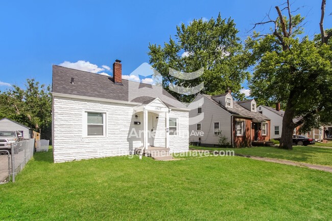 1947 Glenridge Dr in Indianapolis, IN - Building Photo - Building Photo