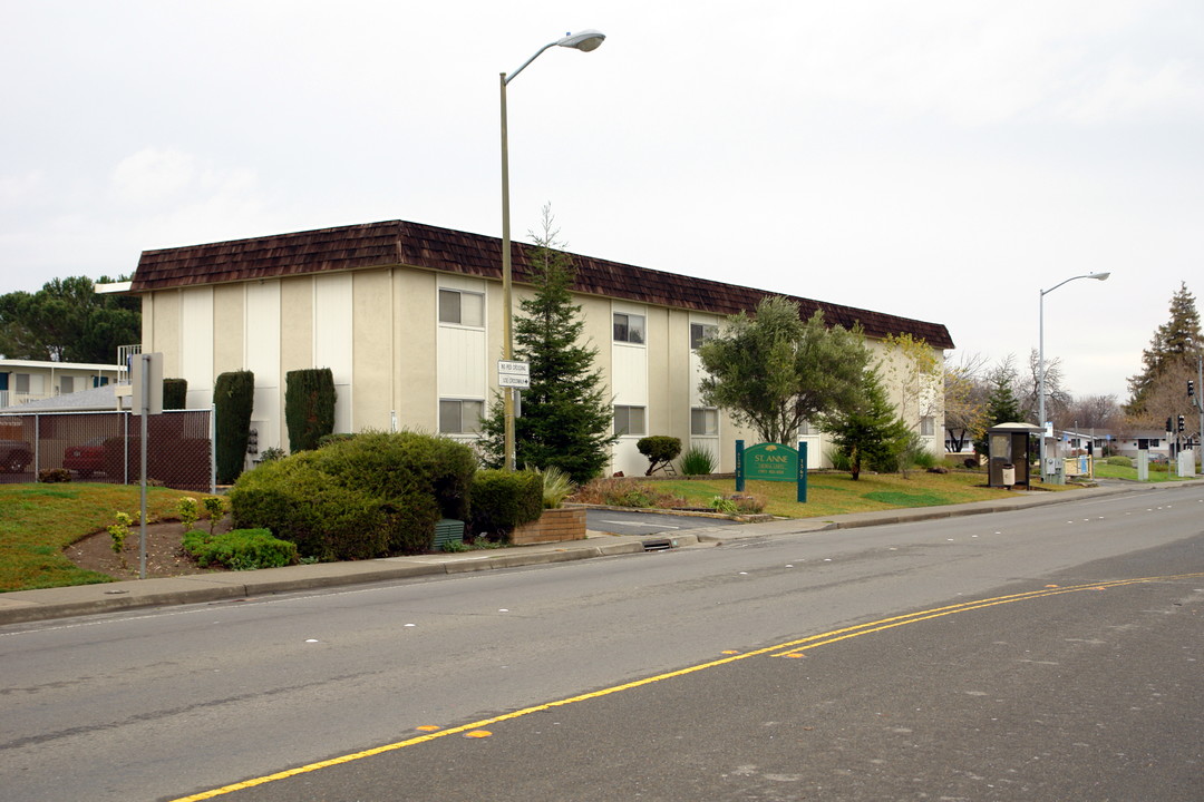 St. Anne Apartments in Vacaville, CA - Building Photo