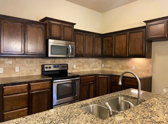 821 Caracara Dr in Norman, OK - Building Photo - Building Photo