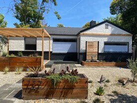 732 South St in Redding, CA - Building Photo