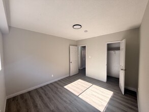 4304 S Hoover St in Los Angeles, CA - Building Photo - Building Photo