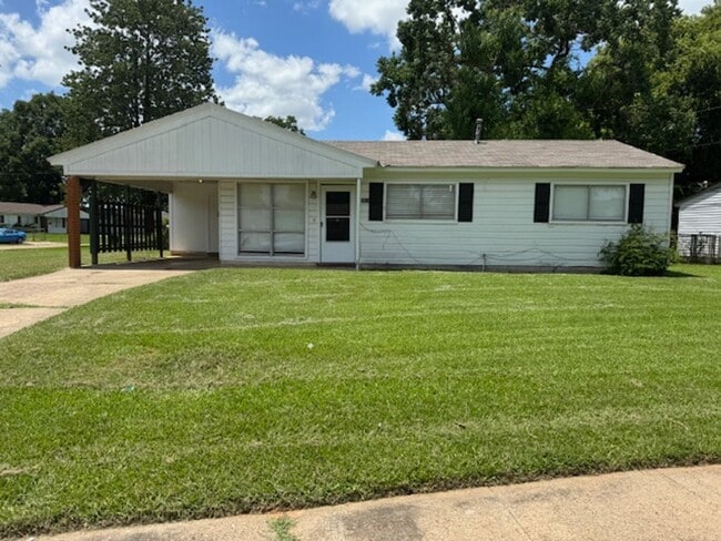 property at 3409 Bistineau Dr