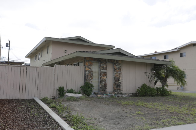 11082 Barclay Dr in Garden Grove, CA - Building Photo - Building Photo