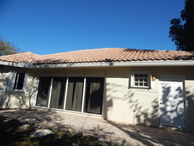 298 NW 11th St in Boca Raton, FL - Building Photo - Building Photo