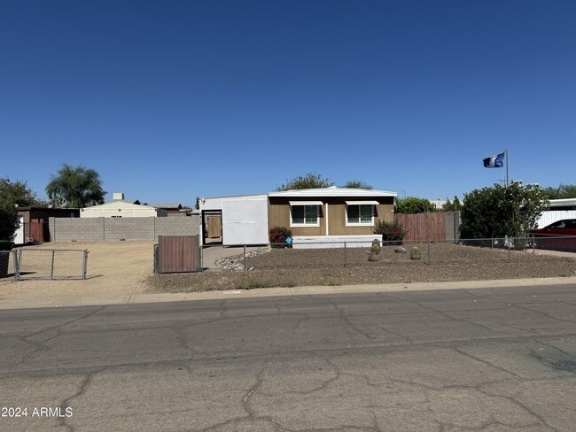 3808 W Ross Ave in Glendale, AZ - Building Photo - Building Photo