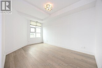 650-650 Mt Pleasant Rd in Toronto, ON - Building Photo - Building Photo