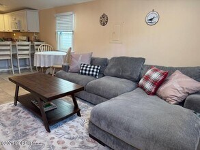 169 1st Ave in Manasquan, NJ - Building Photo - Building Photo