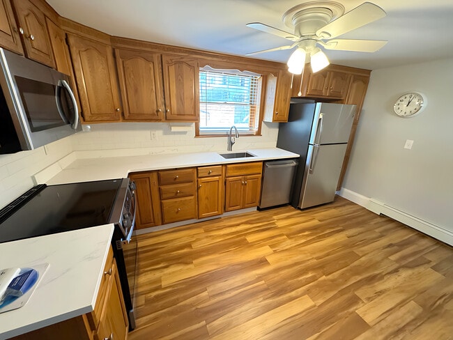15 Garfield Ave, Unit 1 in Saugus, MA - Building Photo - Building Photo