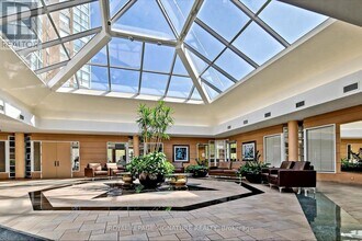 5 Concorde Pl in Toronto, ON - Building Photo - Building Photo