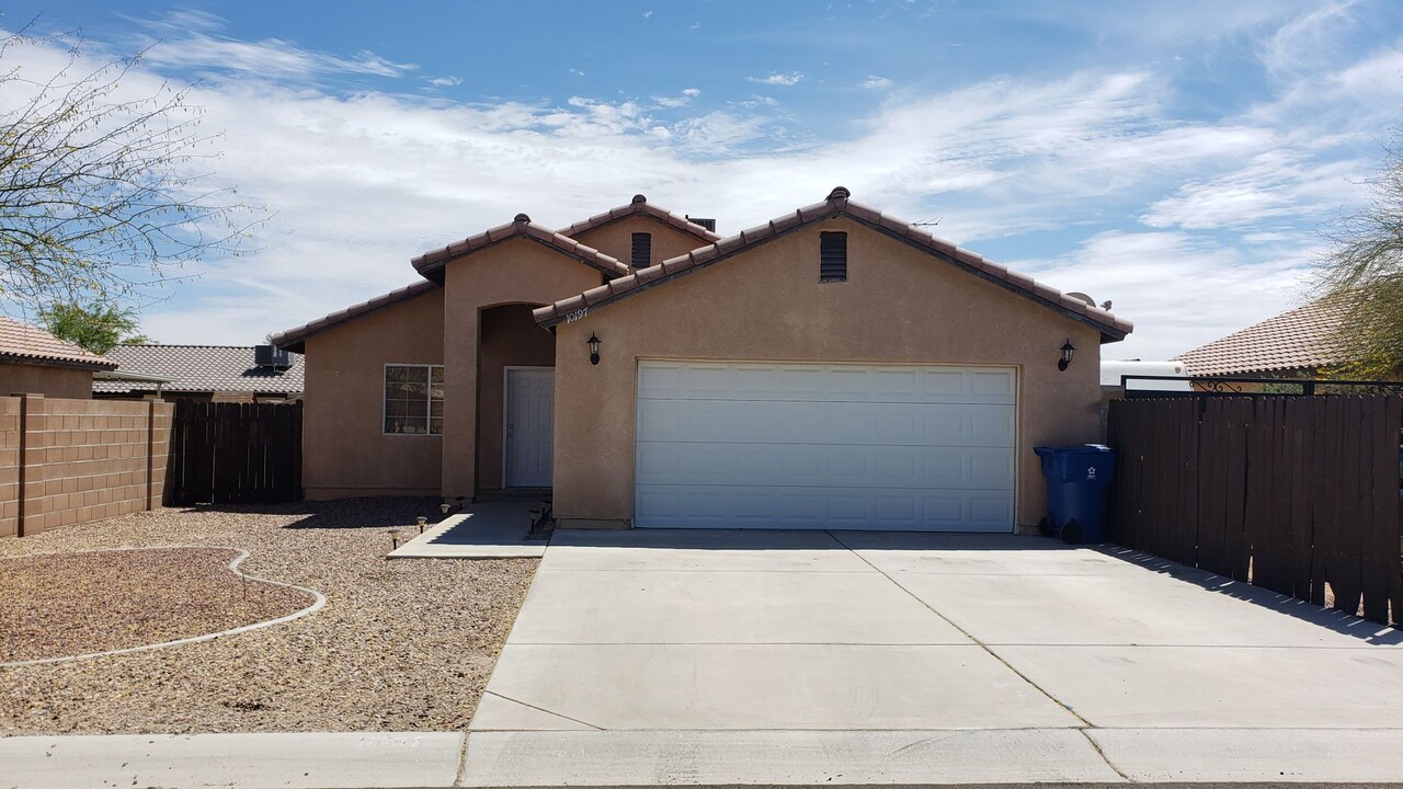 10197 S Tornado Ave in Yuma, AZ - Building Photo