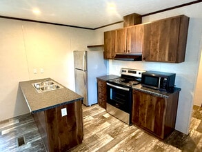 130 S Blackberry Cir in Kathleen, GA - Building Photo - Building Photo