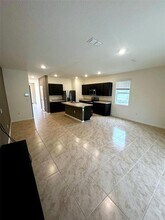 1301 Yellow Finch Dr in Davenport, FL - Building Photo - Building Photo
