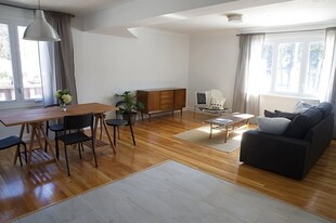 19 Meadowlands Dr W in Ottawa, ON - Building Photo