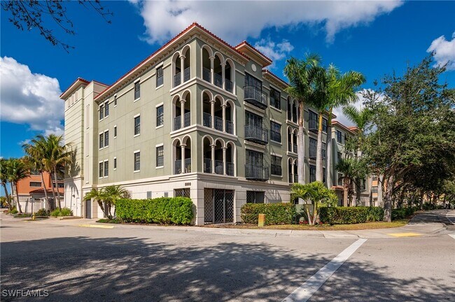 8000 Via Sardinia St in Estero, FL - Building Photo - Building Photo