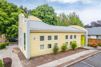 Century Terrace in Hillsboro, OR - Building Photo - Building Photo