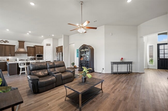property at 41015 Kimber Ln
