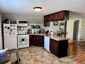 410 Eureka Ave SE in Grand Rapids, MI - Building Photo - Building Photo