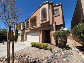 5028 W Lavaliere Ave in Las Vegas, NV - Foto de edificio - Building Photo