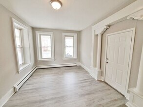 119 Pleasant St-Unit -Unit 2 in Hanover, PA - Building Photo - Building Photo