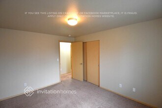 17612 72nd Ave E in Puyallup, WA - Foto de edificio - Building Photo